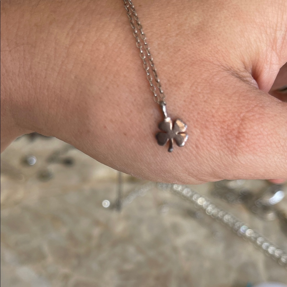 Elegant sterling Silver 4-Leaf 🍀 Clover Pendant Necklace
